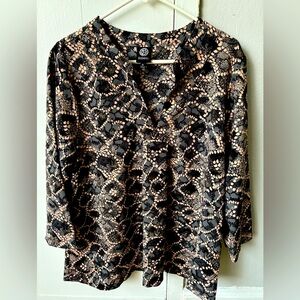 Bobeau Women XL Snake Print Black and Peach Blouse with 3/4 Sleeves-Gent…